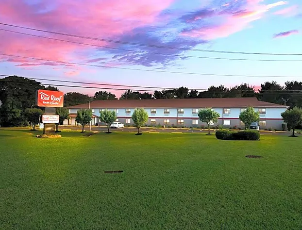 Red Roof Inn & Suites Vineland - Buena hotel detail image 2