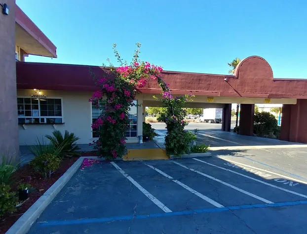 La Plaza Inn Los Banos hotel detail image 2
