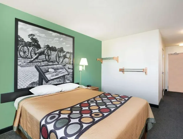 Super 8 by Wyndham Hagerstown/Halfway Area hotel detail image 3