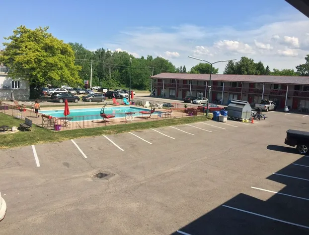 Candlelight Inn hotel detail image 1