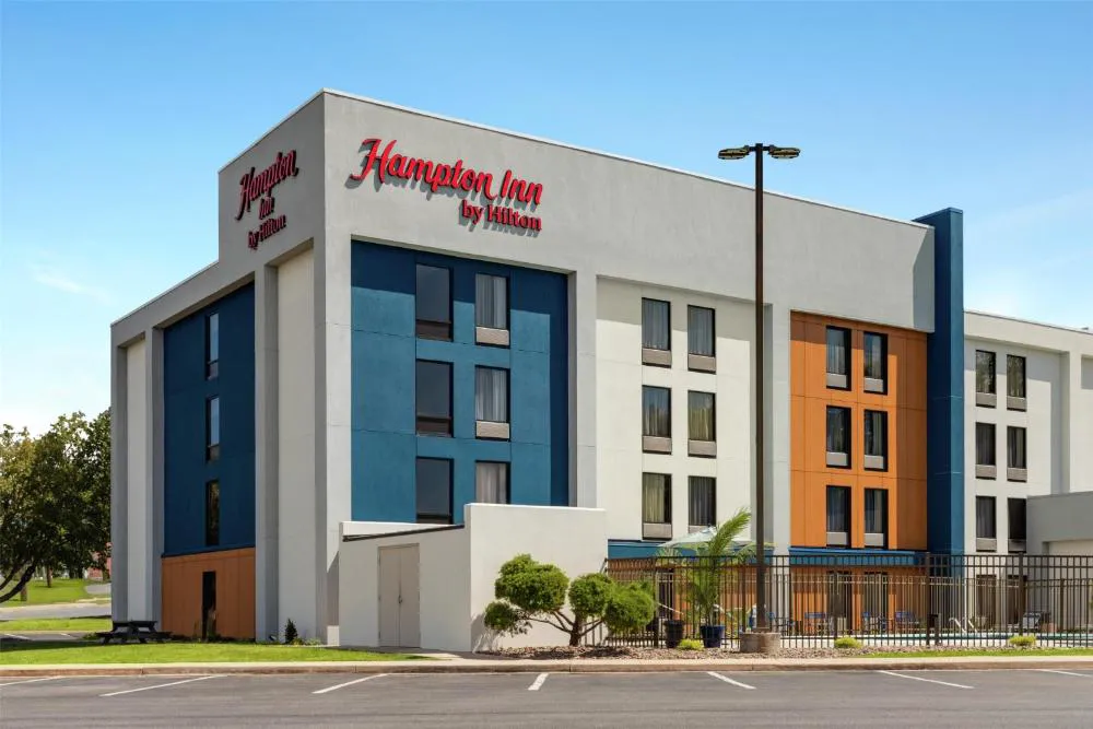 Hampton Inn Hagerstown hotel hero