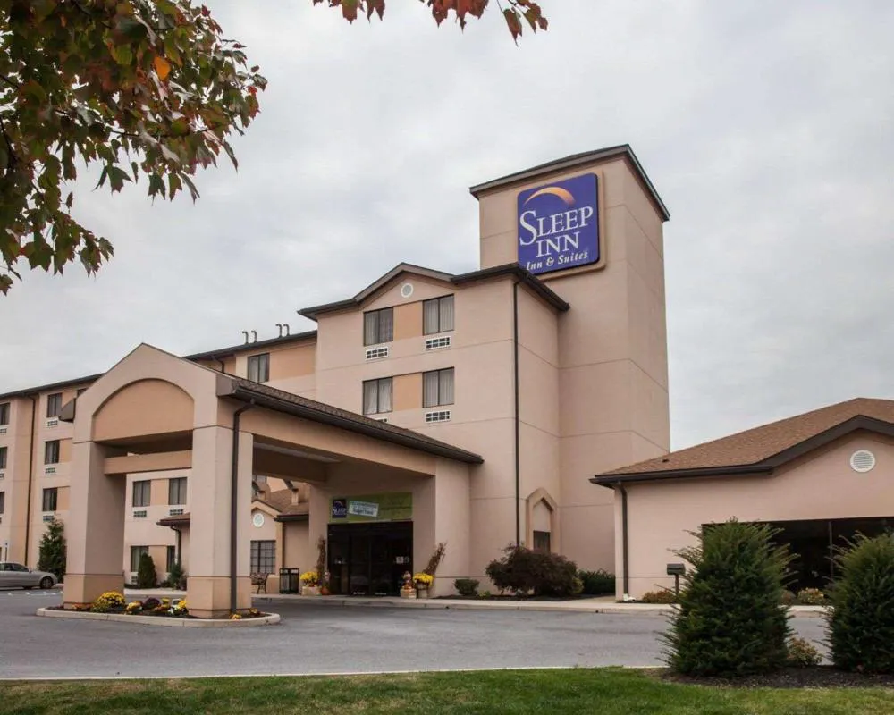 Sleep Inn & Suites hotel hero