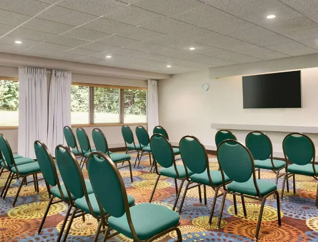 Country Inn & Suites by Radisson, Mishawaka, IN hotel detail image 3