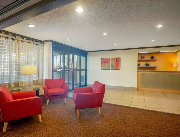 La Quinta Inn & Suites by Wyndham Springdale hotel detail image 2