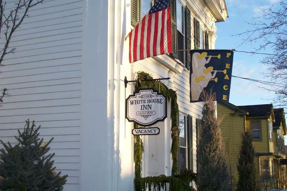 The White House Inn hotel hero