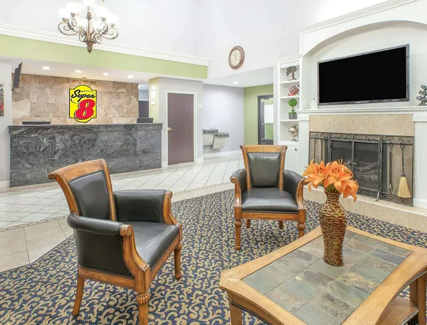 Super 8 by Wyndham Lowell/Bentonville/Rogers Area hotel detail image 2