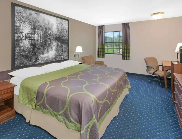 Super 8 by Wyndham Lowell/Bentonville/Rogers Area hotel detail image 3