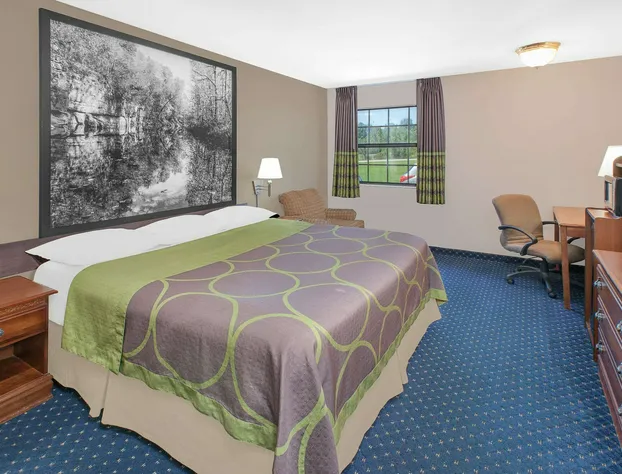 Super 8 by Wyndham Lowell/Bentonville/Rogers Area hotel detail image 3