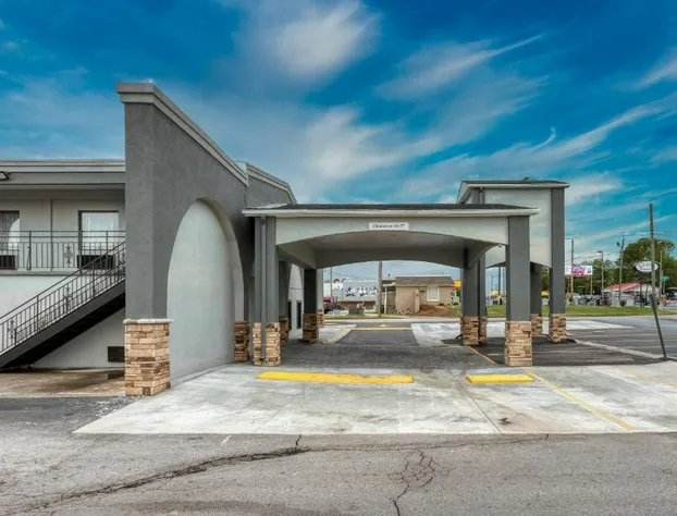 Clarion Pointe Decatur Downtown hotel detail image 2