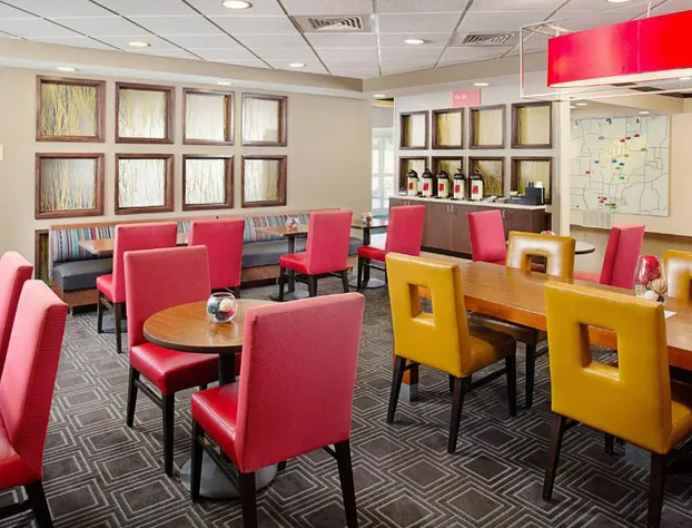 TownePlace Suites by Marriott Fayetteville North hotel detail image 2