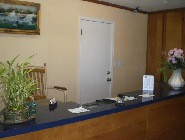 Super 7 Inn Siloam Springs hotel detail image 2