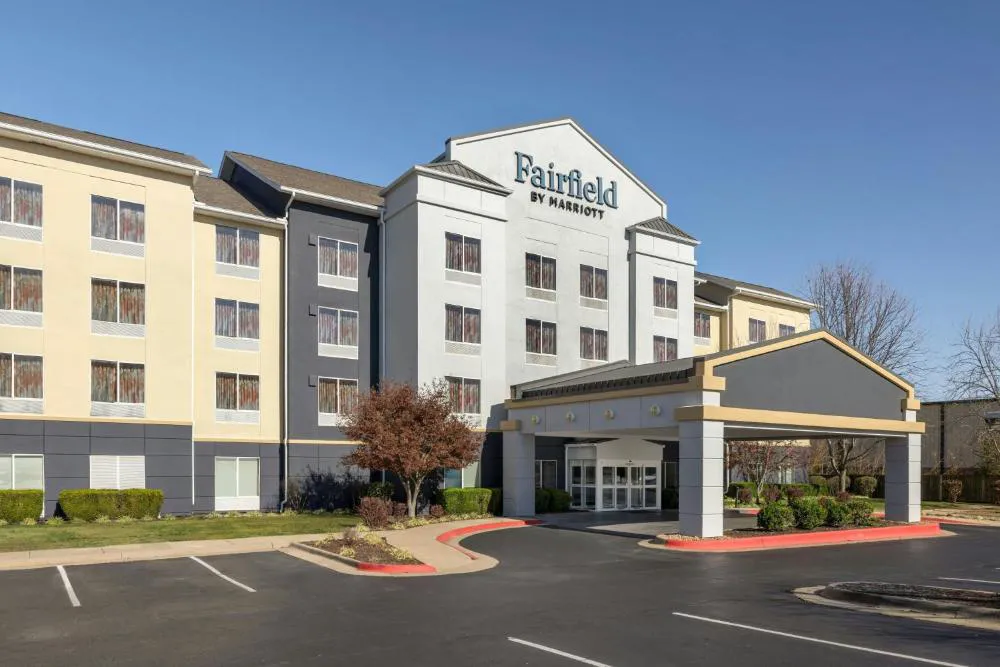 Fairfield Inn & Suites by Marriott Springdale hotel hero