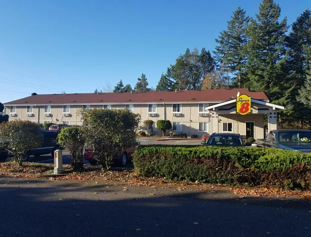 Super 8 by Wyndham Shelton hotel detail image 3