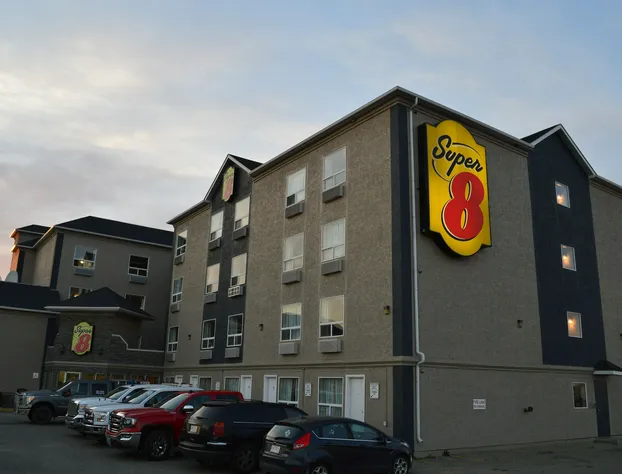 Super 8 by Wyndham Grande Prairie hotel detail image 2