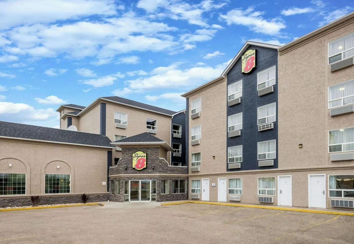 Super 8 by Wyndham Grande Prairie hotel hero