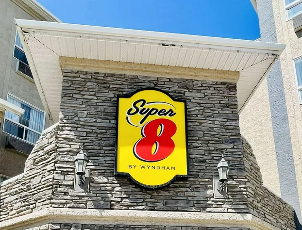 Super 8 by Wyndham Grande Prairie hotel detail image 3