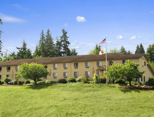 Super 8 by Wyndham Port Angeles at Olympic National Park hotel detail image 1