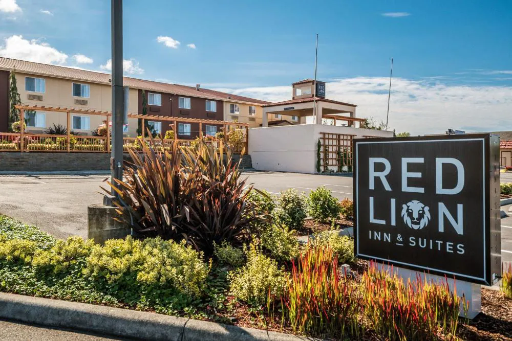 Red Lion Inn & Suites Sequim hotel hero