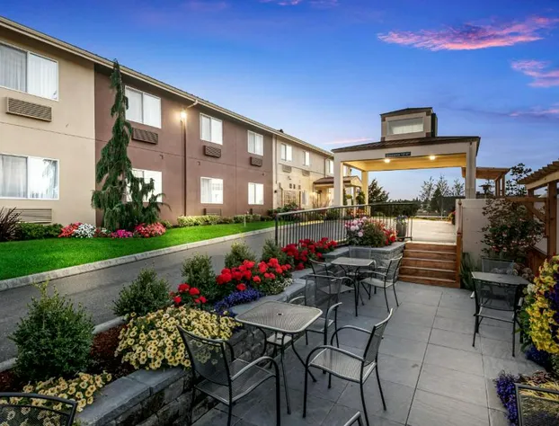 Red Lion Inn & Suites Sequim hotel detail image 4