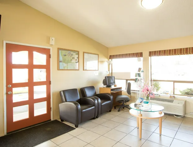 Econo Lodge Inn & Suites Hoquiam hotel detail image 2