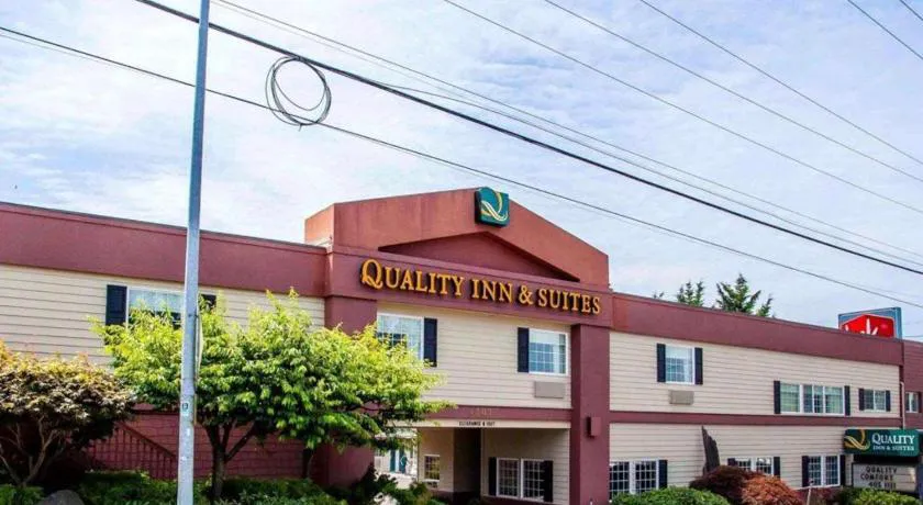 Quality Inn & Suites Bremerton near Naval Shipyard hotel hero