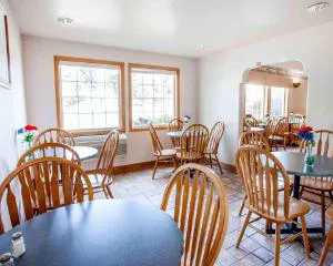 Quality Inn & Suites Bremerton near Naval Shipyard hotel detail image 2