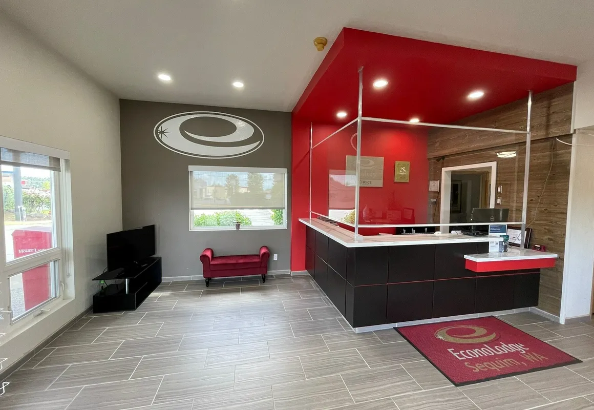 Econo Lodge Washington Harbor hotel hero