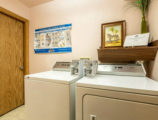 Econo Lodge Washington Harbor hotel detail image 3