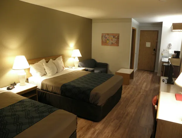 Econo Lodge Washington Harbor hotel detail image 4