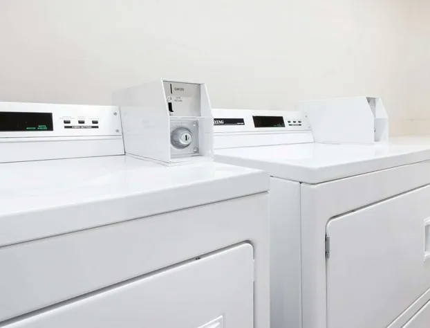 Super 8 by Wyndham Bremerton hotel detail image 1