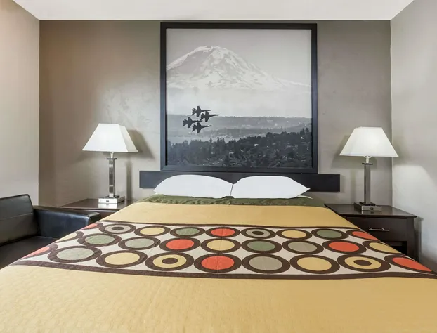 Super 8 by Wyndham Bremerton hotel detail image 4