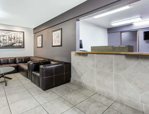 Super 8 by Wyndham Bremerton hotel detail image 1