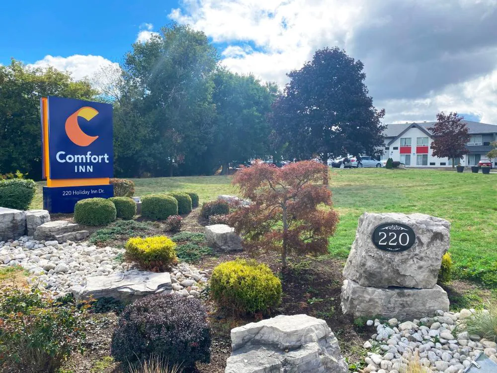 Comfort Inn Cambridge hotel hero