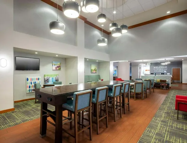 Hampton Inn & Suites St. Louis at Forest Park hotel detail image 4
