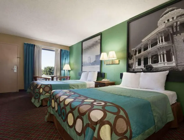 Super 8 by Wyndham Hattiesburg North/University Area hotel detail image 2