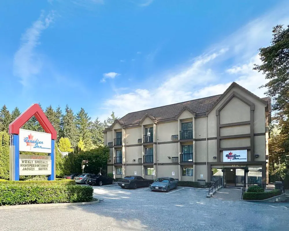 Canadian Inn hotel hero