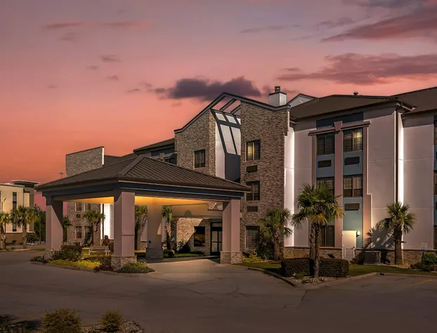 Comfort Suites Hattiesburg near University hotel detail image 1