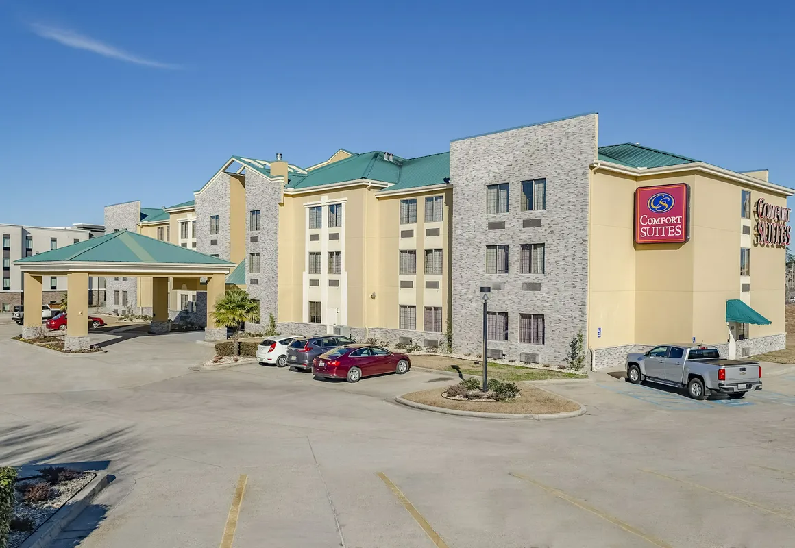Comfort Suites Hattiesburg near University hotel hero