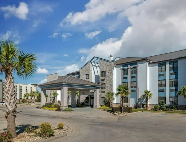 Comfort Suites Hattiesburg near University hotel detail image 4