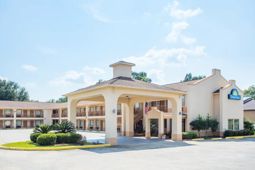 Days Inn by Wyndham Abbeville hotel hero