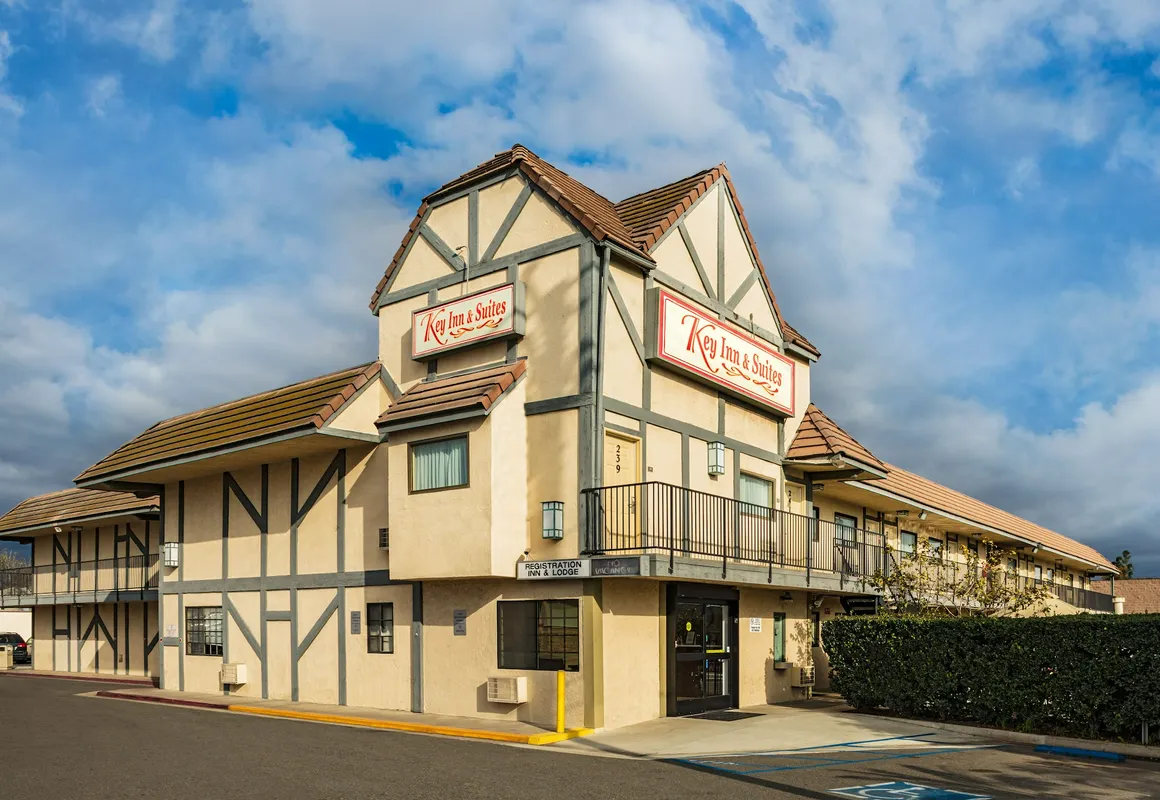 Key Inn And Suites hotel hero