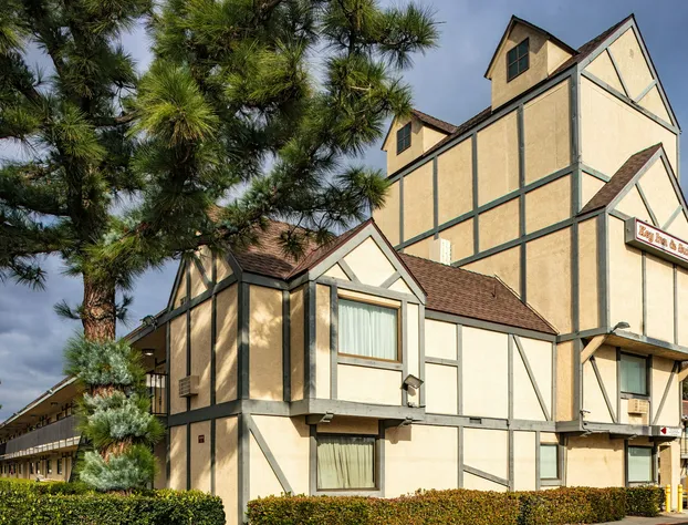 Key Inn And Suites hotel detail image 1