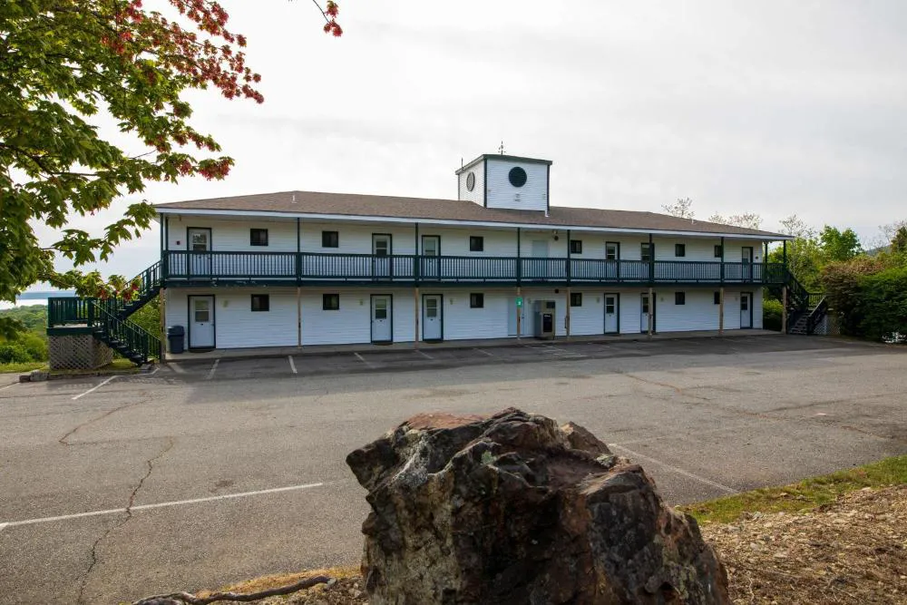 Wonder View Inn hotel hero