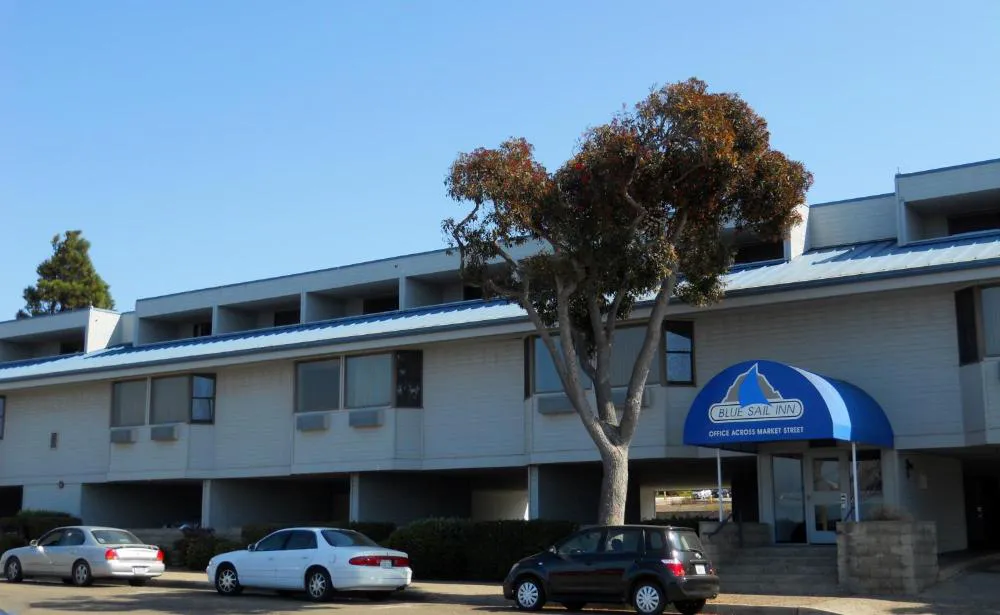 Blue Sail Inn hotel hero
