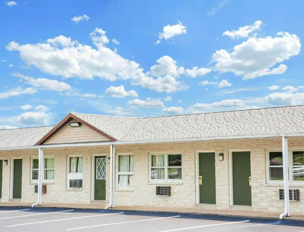 Knights Inn Pine Grove hotel detail image 3