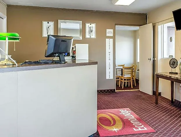 Econo Lodge Northeast hotel detail image 2