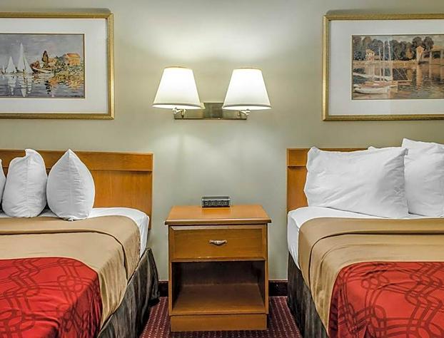 Econo Lodge Northeast hotel detail image 3