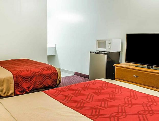 Econo Lodge Northeast hotel detail image 4
