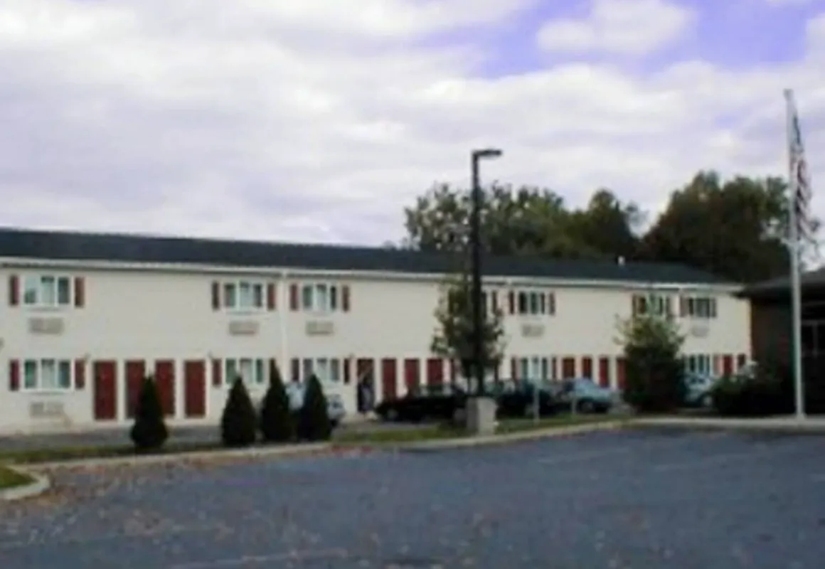 Country Inn Motel hotel hero