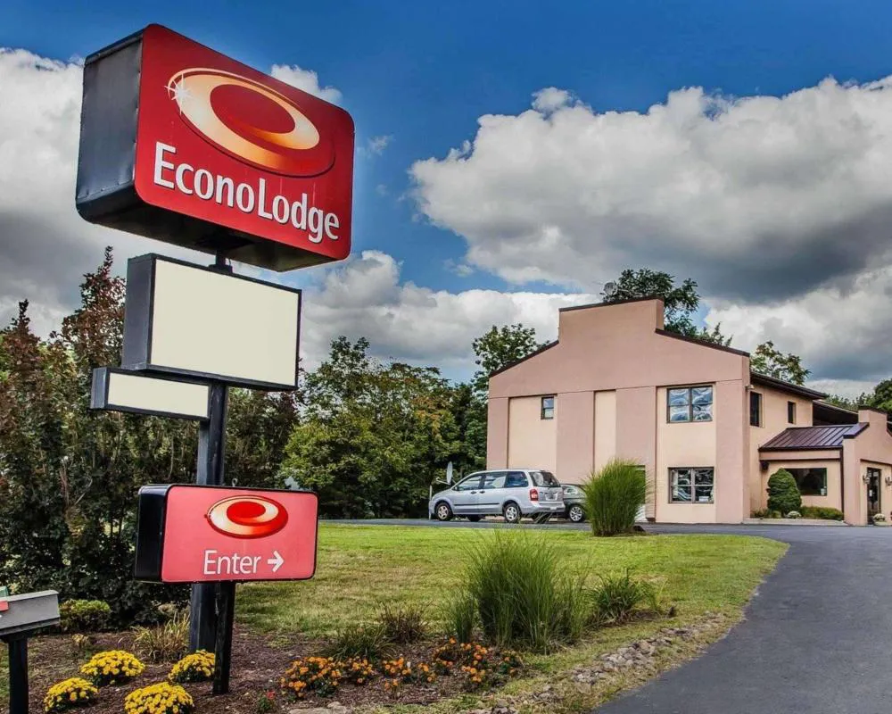 Econo Lodge Douglassville - Pottstown hotel hero